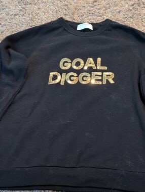 Bow & Drape Black Sweatshirt with Gold "GOAL DIGGER"